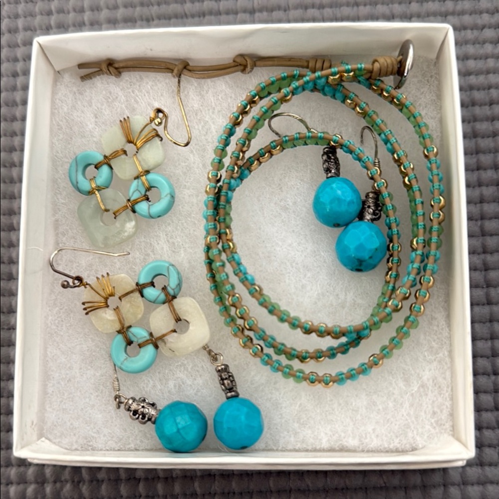 Turquoise Beaded Jewelry Set